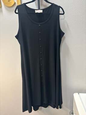 Philosophy Republic Clothing Women's 1X Plus Size Black Sleeveless Button-Front